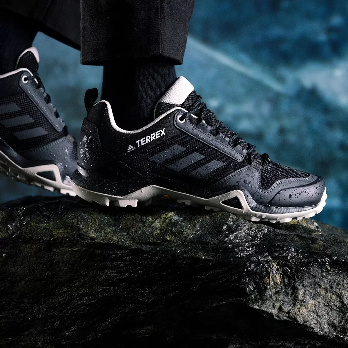 Adidas 女 Terrex 登山鞋 黑