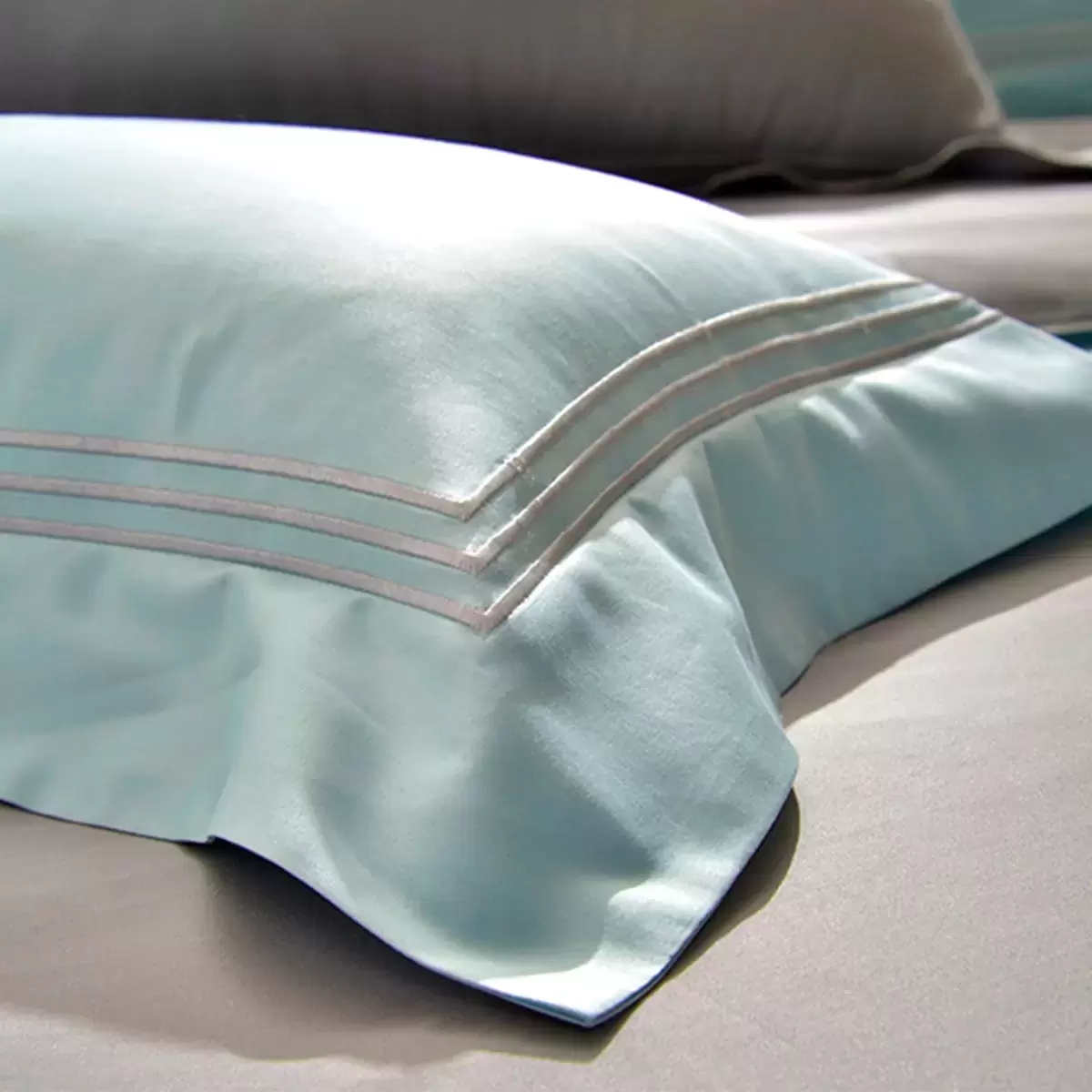 La Belle 雙人300織純棉刺繡被套床包 4件組 150公分 X 186公分 寧靜藍