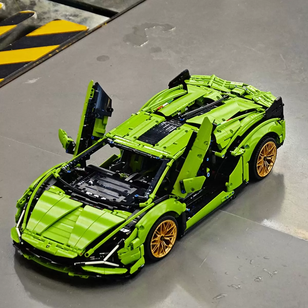 LEGO 科技系列 藍寶堅尼跑車模型車 42115