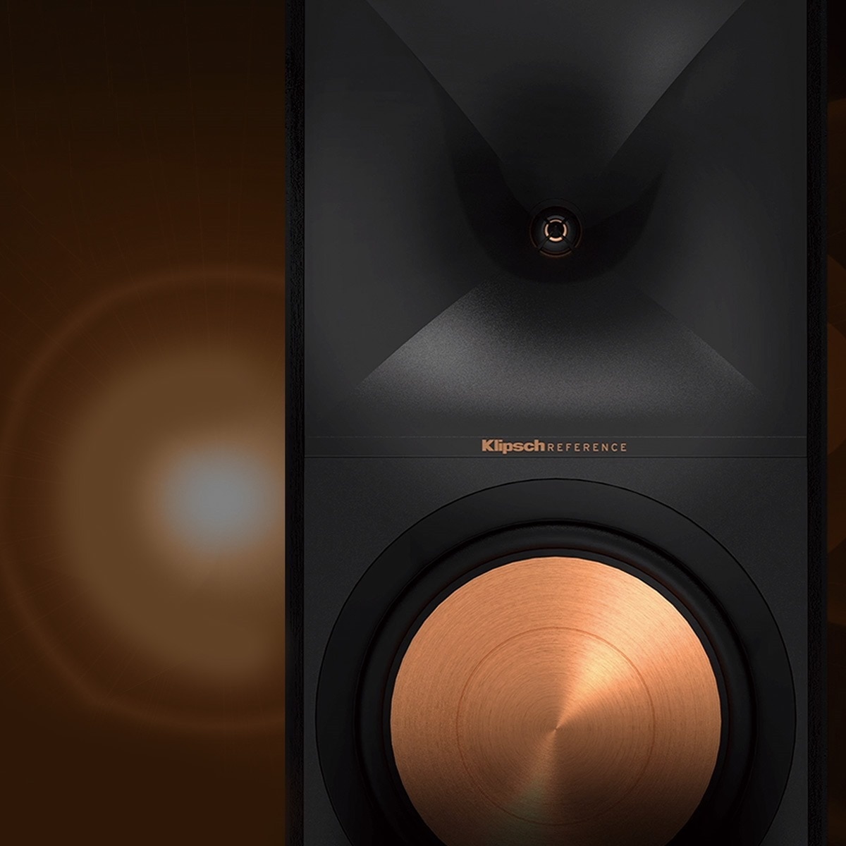 Klipsch 號角技術帶來高效率、低失真、指向性強、平坦的頻率相應，讓聲音更集中，同時提高了喇叭的穩定性，產生更自然、清晰的聲音品質。