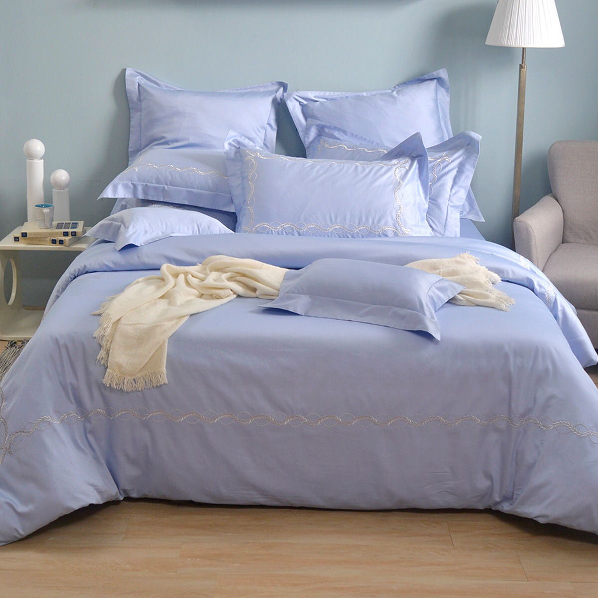 La Belle 雙人300織純棉刺繡被套床包4件組 150公分 X 186公分 藤蔓款 煙青藍