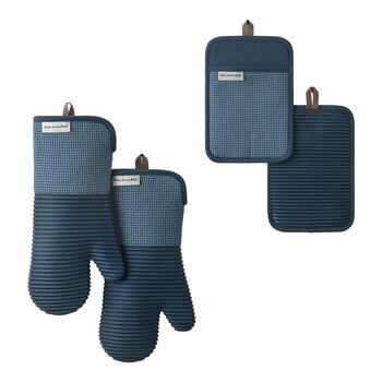 KitchenAid 矽膠廚房隔熱 4件組 (隔熱手套 X 2入 + 隔熱墊 X 2入) KitchenAid 矽膠廚房隔熱 4件組 (隔熱手套 X 2入 + 隔熱墊 X 2入)