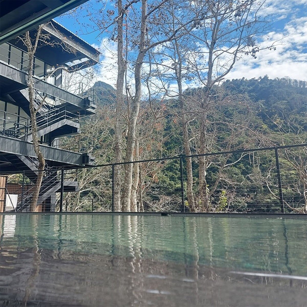 苗栗湯悅溫泉會館 雙人一泊三食住宿券 含兩客早餐晚餐及下午茶